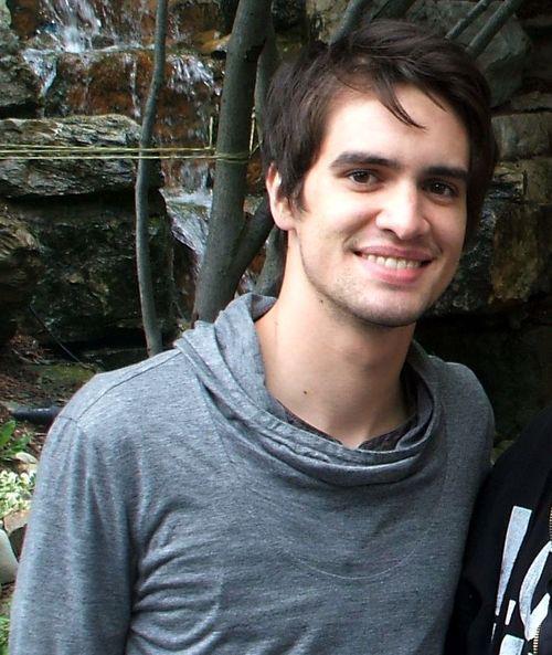 brendon_urie_5_by_shelbysarrazin-d53757y.jpg