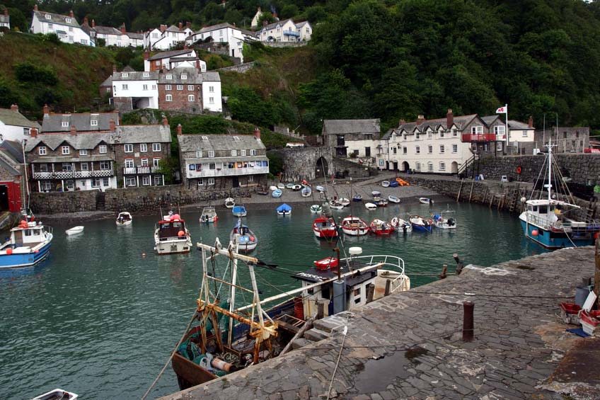 clovelly_harbour.jpg