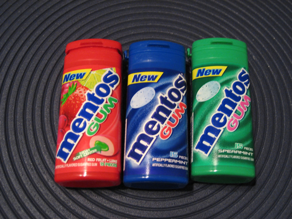 mentos_gum_photo_3x.jpg