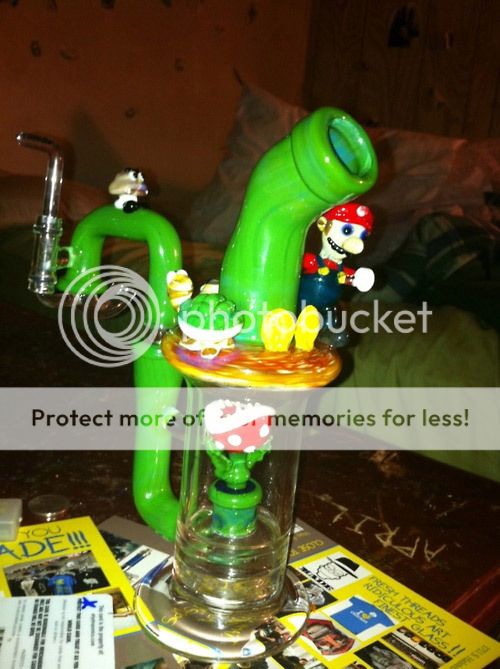 bong-bongs-mario-nintendo-weed-Favimcom-431999_zps12fdef71.jpg