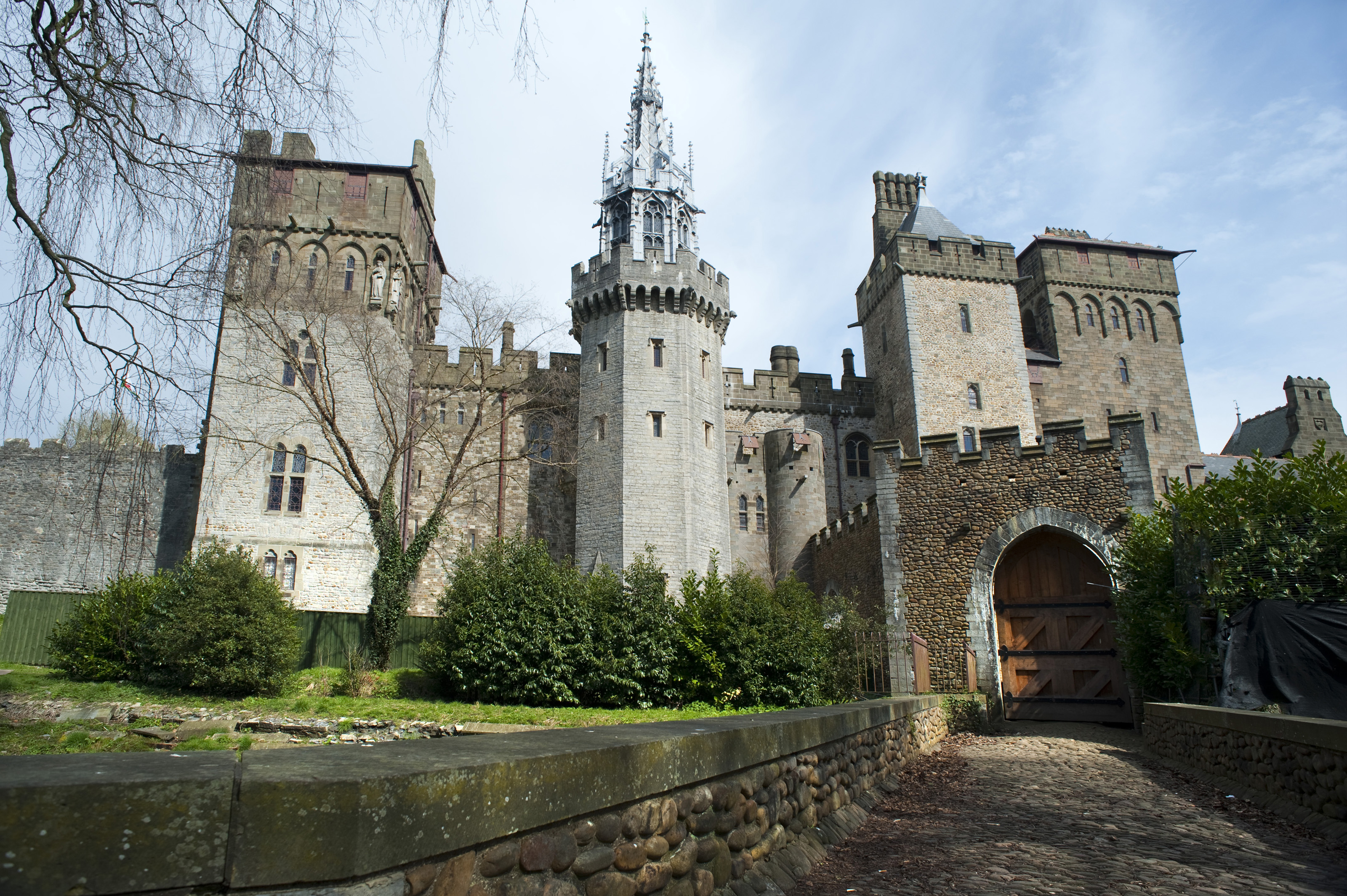 cardiff_castle_appartments.jpg