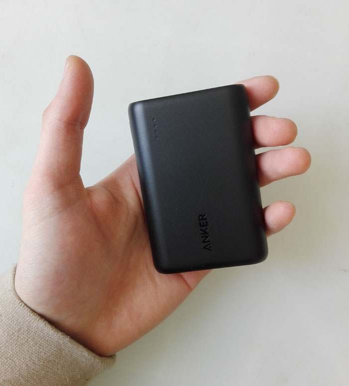 Anker-powercore-10000-compactness.jpg