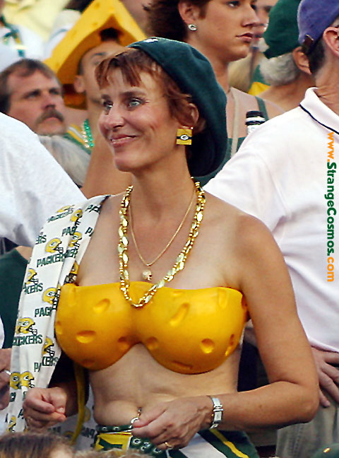 wisconsin-girl-in-cheese-bra.jpg