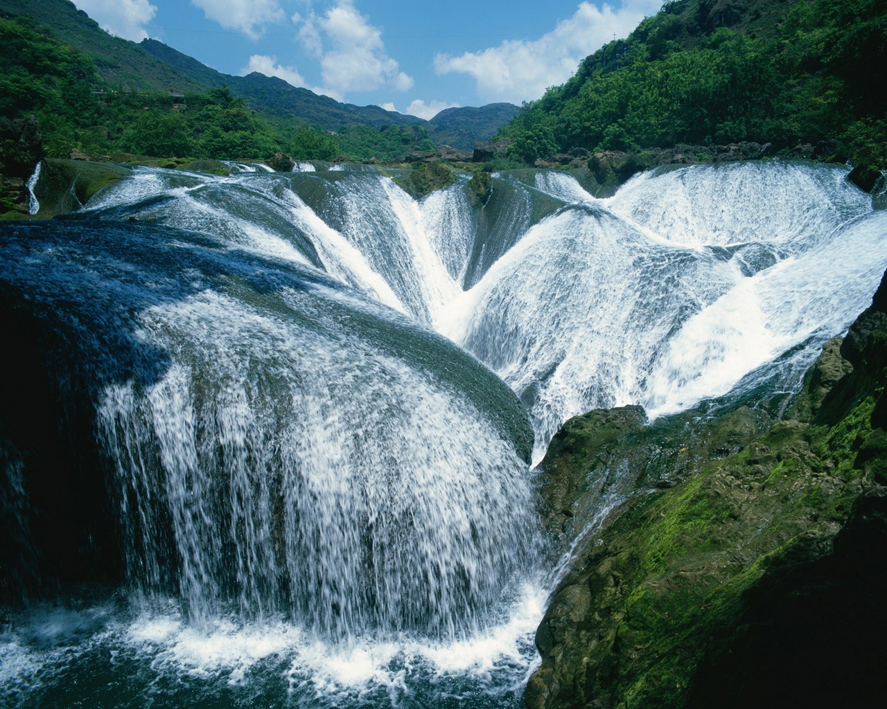 amazing_landscape_in_china_0796128010241.jpg