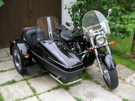 Honda_VT_750_Shadov-01+sidecar_Velorex_562-01.jpg