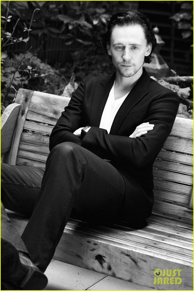 Tom-Hiddleston-tom-hiddleston-27839061-817-1222.jpg