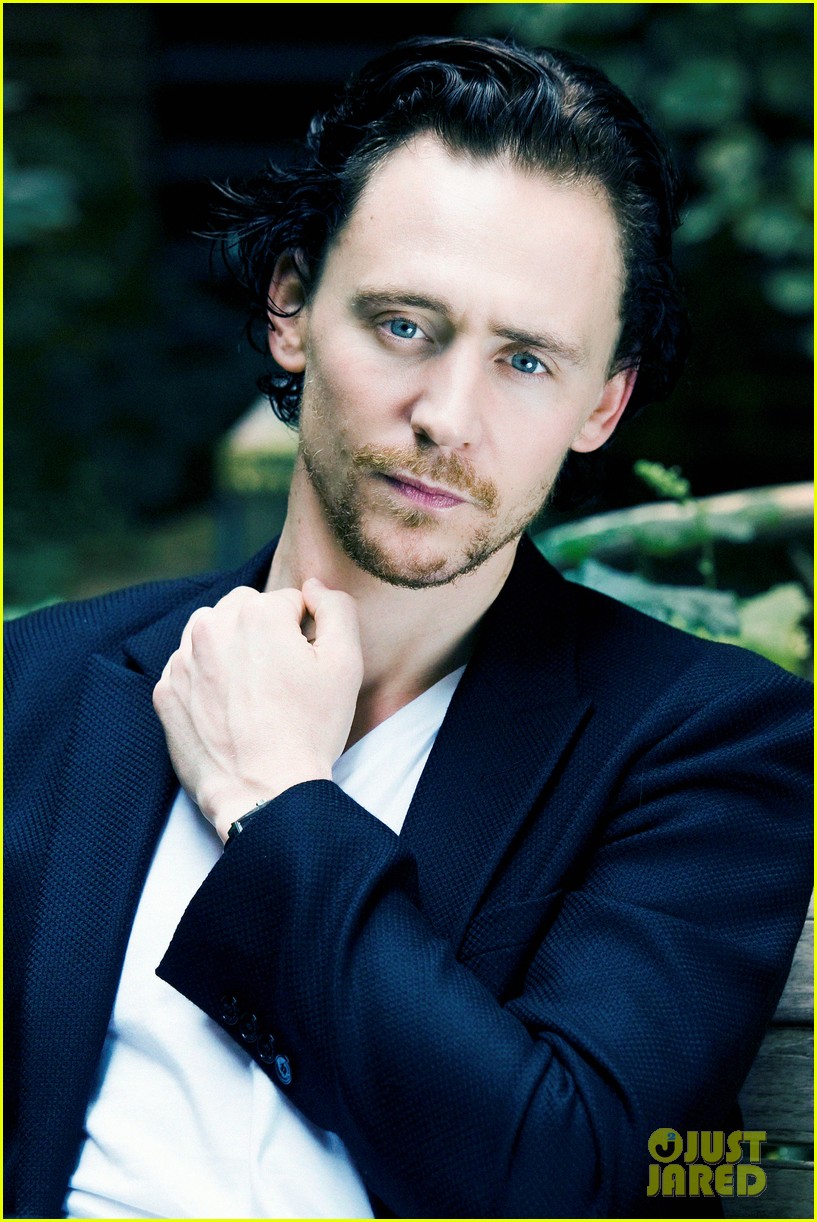 Tom-Hiddleston-tom-hiddleston-27839069-817-1222.jpg