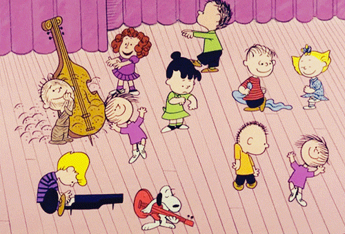 Charlie-Brown-Christmas-Peanuts-dance.gif