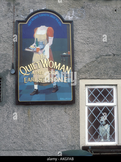quiet-woman-public-house-earl-sterndale-peak-district-uk-akgfab.jpg