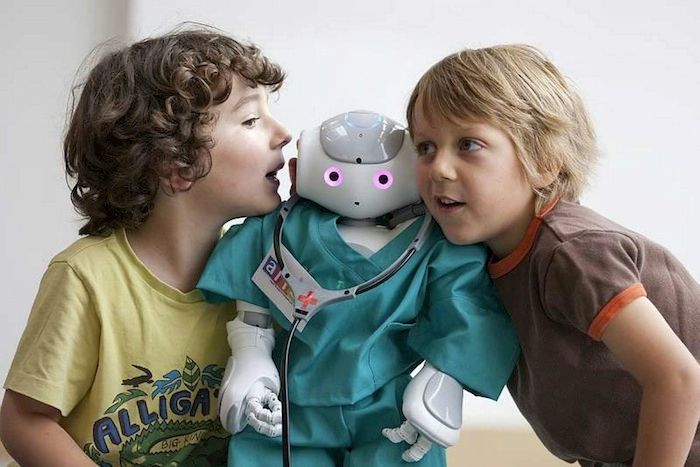 nao-robot-with-kids-1399296026881.jpg