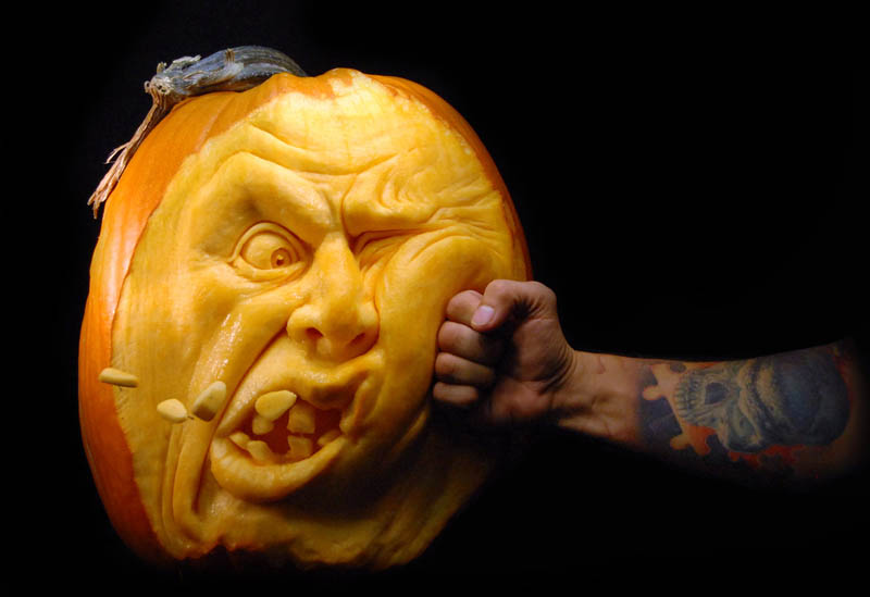 most-amazing-pumpkin-carving-ray-villafane-7.jpg